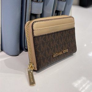 Michael Kors Jet Set Travel Medium Zip Around Card Case Bisque